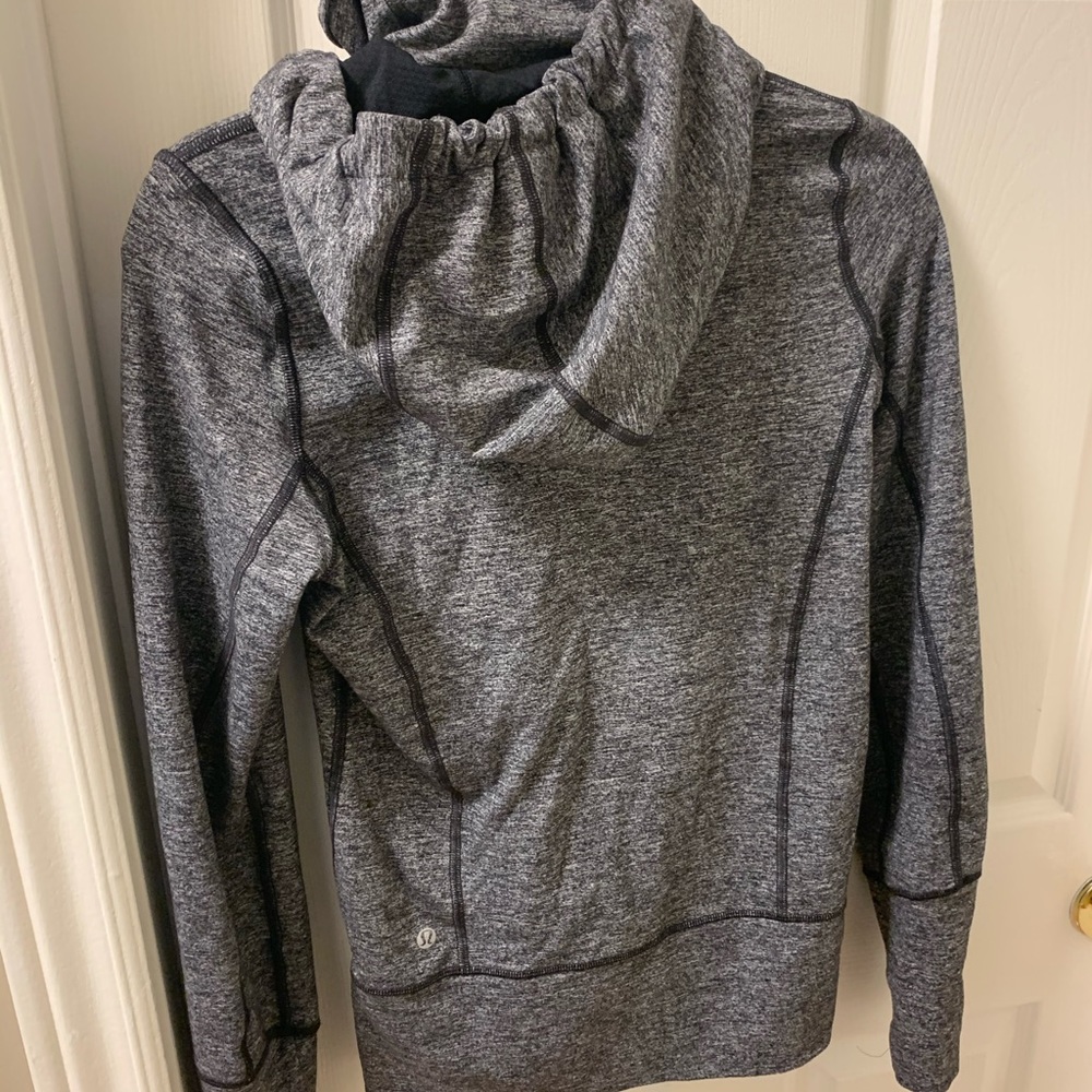 Lululemon - Picture 2 of 3